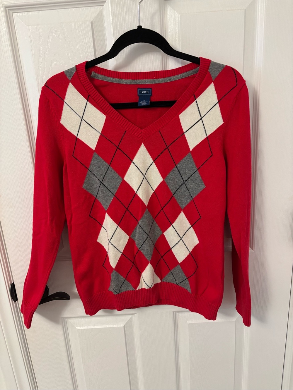 NWOT Izod Red Argyle V-Neck Sweater with Gray and Cream Diamonds
